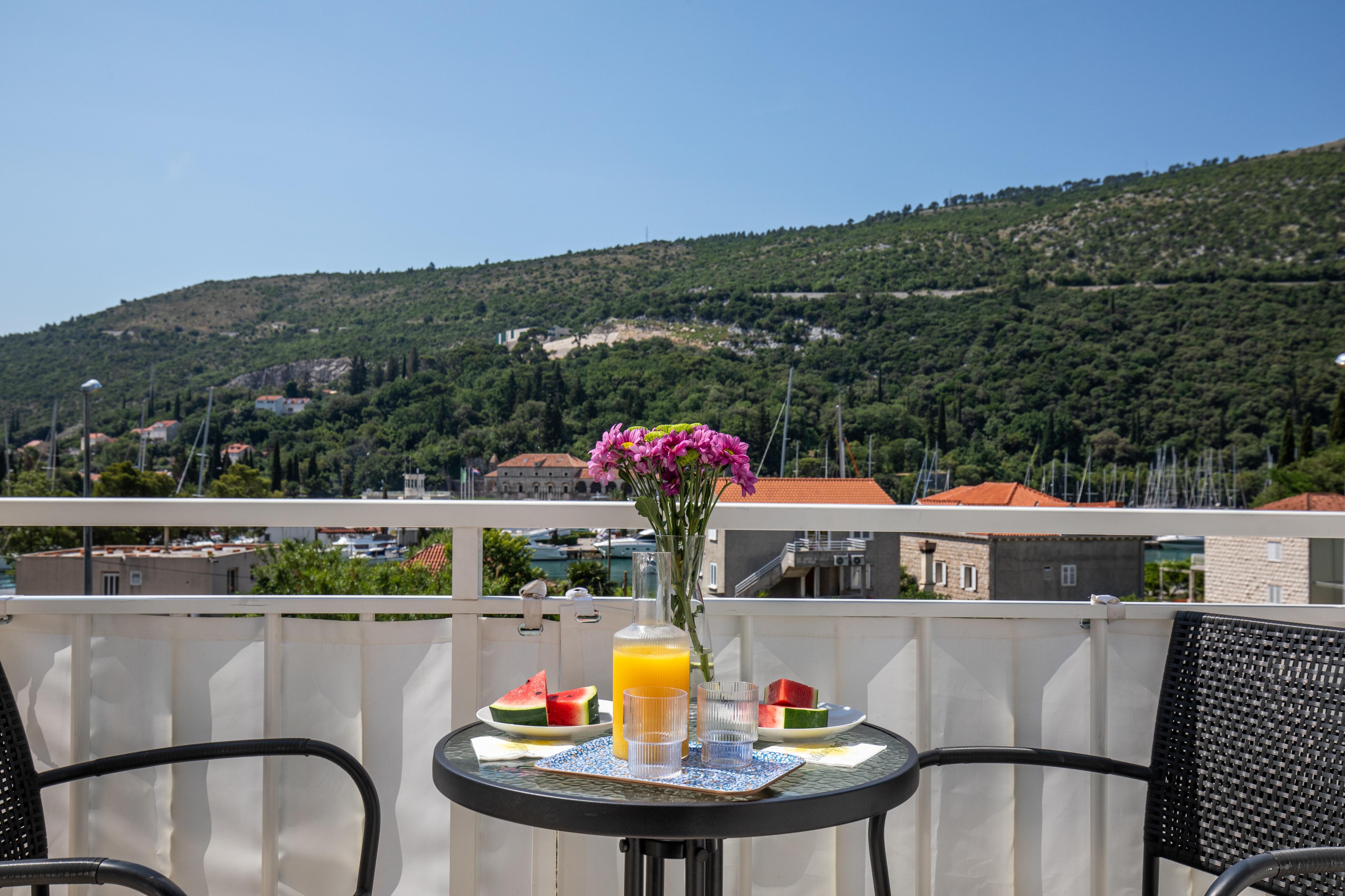 西尔维娅公寓式酒店 Mokošica 外观 照片