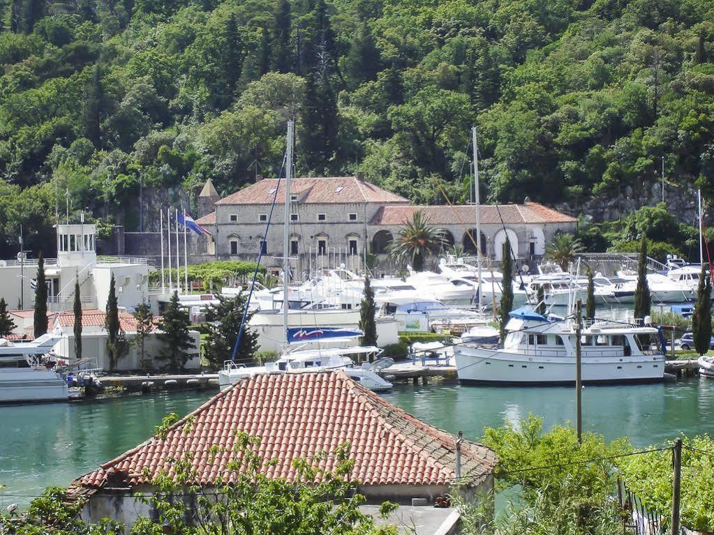 西尔维娅公寓式酒店 Mokošica 外观 照片