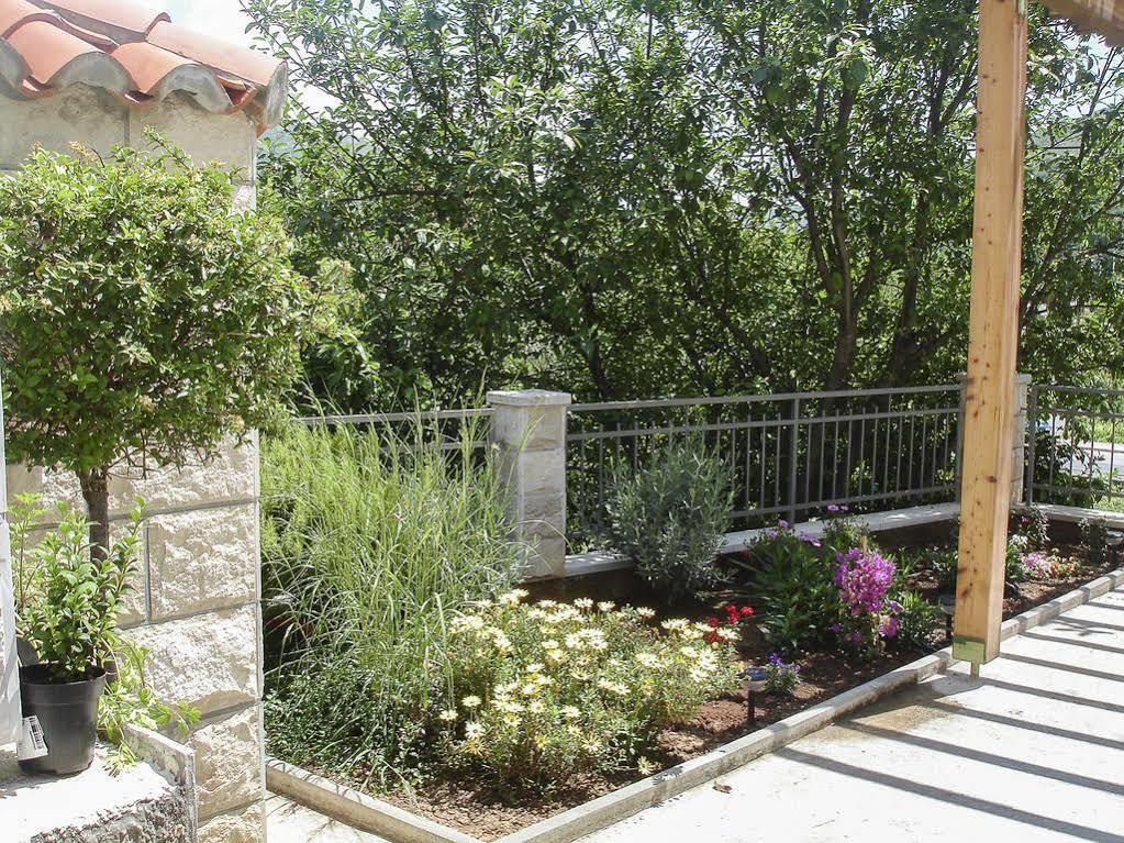 西尔维娅公寓式酒店 Mokošica 外观 照片